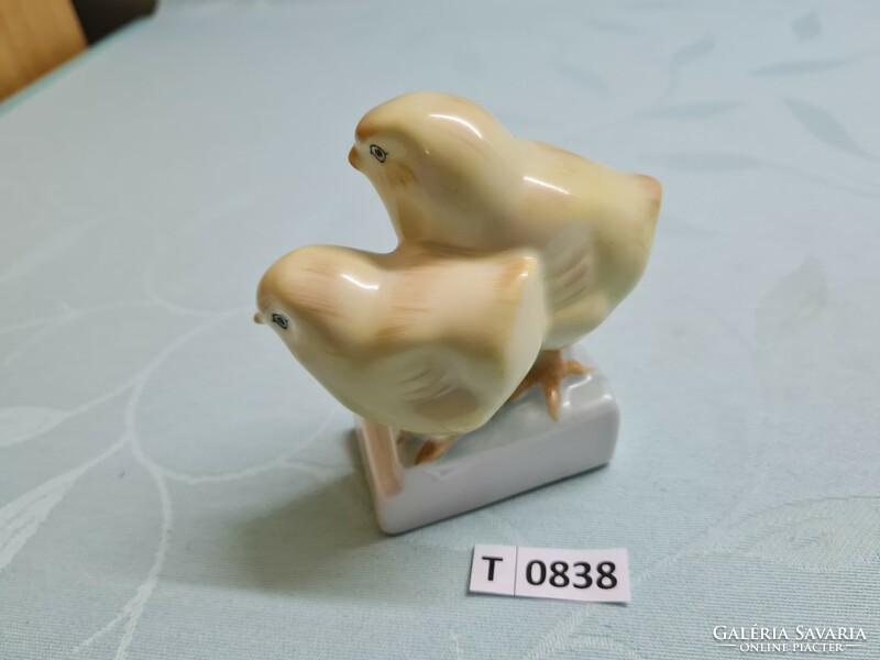 T0838 pair of aquincum chicks 9 cm