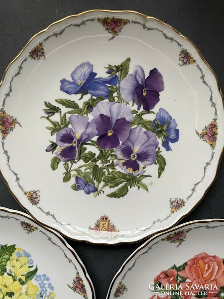 Royal albert decorative plate with wonderful spring flowers