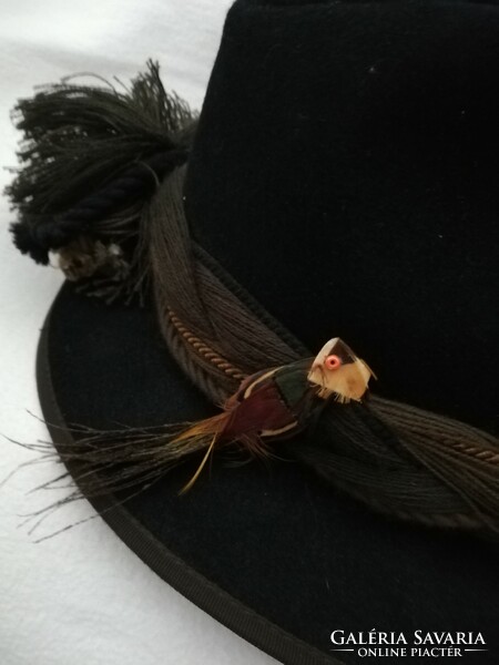 Post hunting hat with 