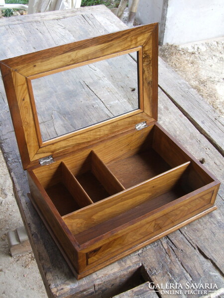 Jewelry box with compartments (221016)
