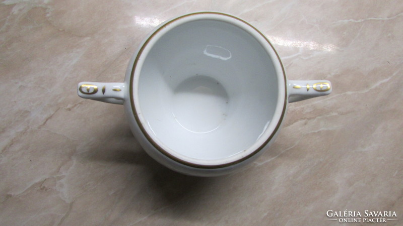 Herend rosehip, sugar bowl with Hecsedli pattern.