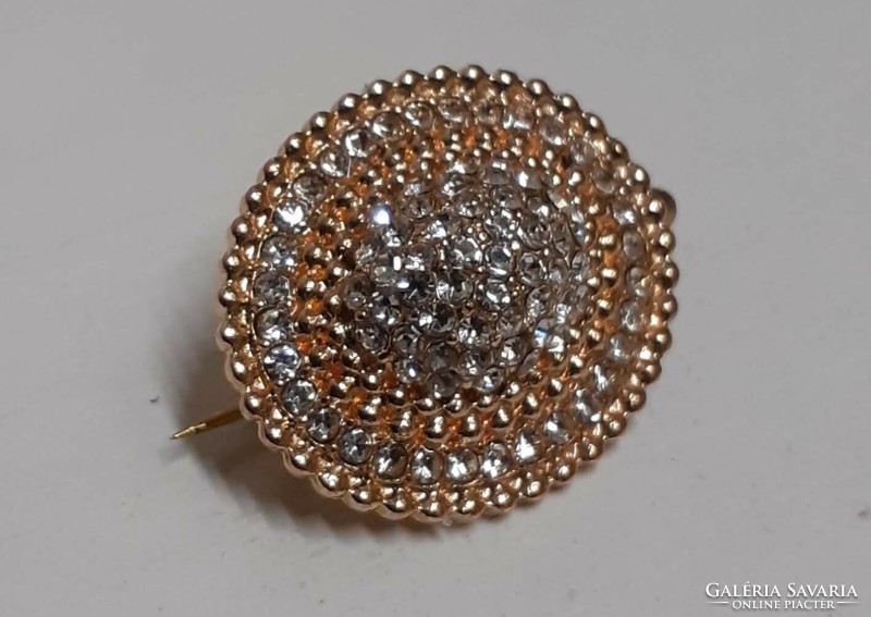 Retro brooch in good condition, studded with many small white sparkling stones