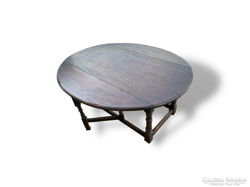 Rustic extendable coffee table