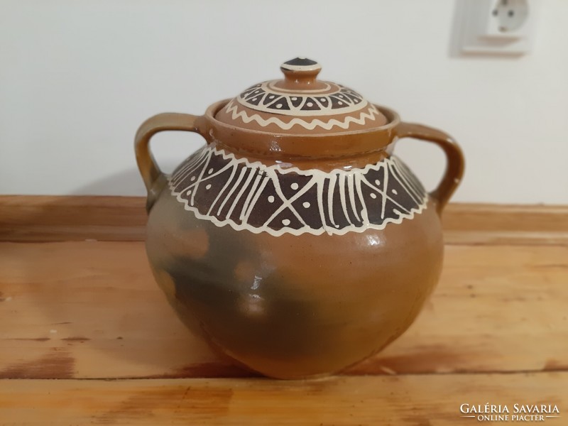 Large glazed cooking pot