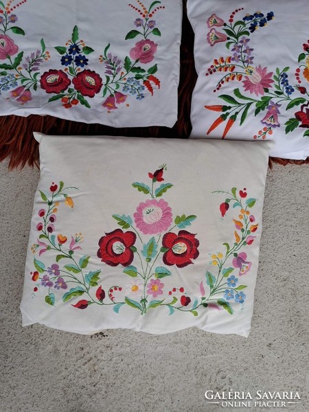 Embroidered floral cushion cover cushions decorative cushion cover nostalgia piece, collector's beauty