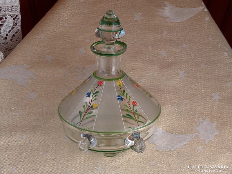Érdekes formájú régi szecessziós festett üveg likőrös kiöntő, kínáló, hibátlan