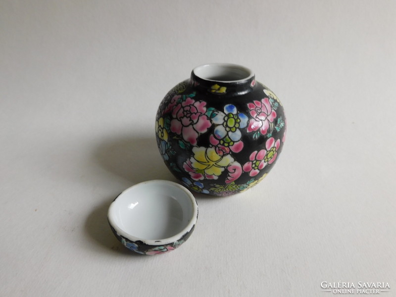 Jingdezhen Famille Noire porcelán teafűtartó