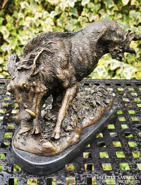 Vaddisznó - bronz szobor