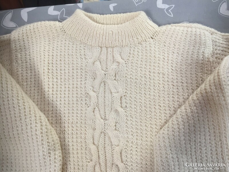 Csavart-mintás, puha, meleg kézi kötésű női gyapjú pulóver 44, M méretre