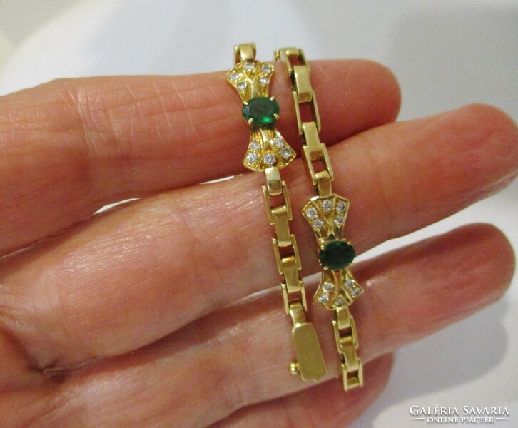 Csodálatosan szép  1,6ct smaragd és 0,52ct gyémánt 18kt arany karkötő akció!