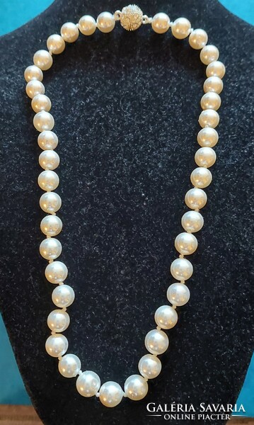 Nagyon szép fehér shell pearl, kagylógyöngy nyaklánc strasszköves, mágneses kapoccsal