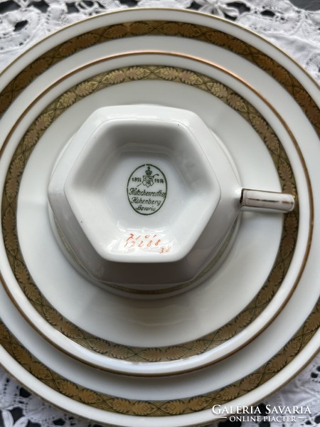 Wonderful collector's gold-plated Hutschenreuther Hohenberg Bavarian breakfast tea cup set, trio
