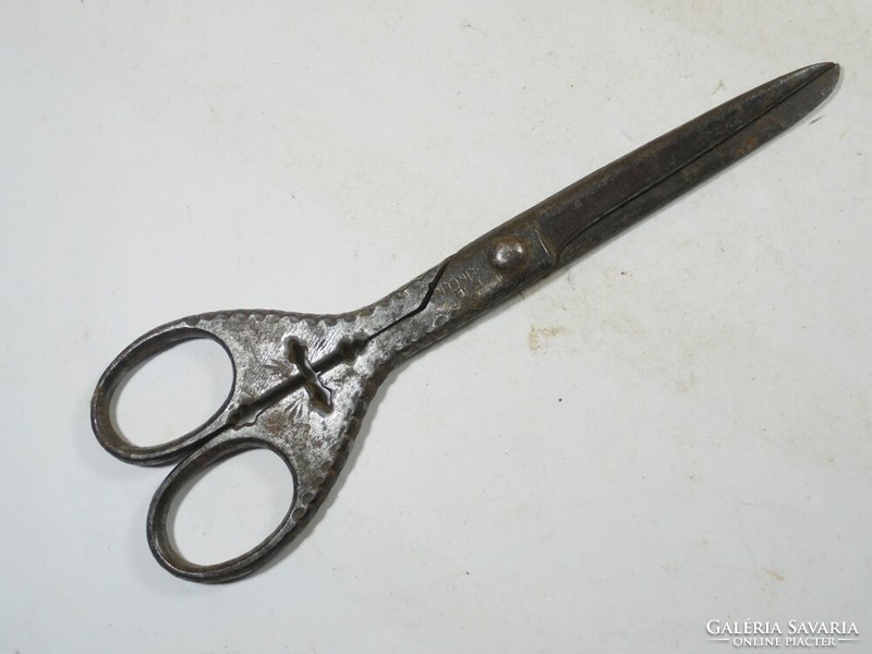 Old antique ecclesiastical nun's iron scissors pg solingen marked with a cross-shaped pattern, total length: 17 cm