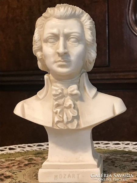 Old! Immaculate bust marked by Mozart
