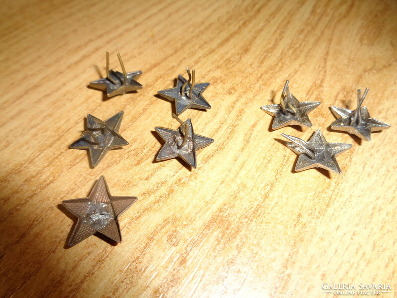 Katonai  tisztes csillagok  5 db      x