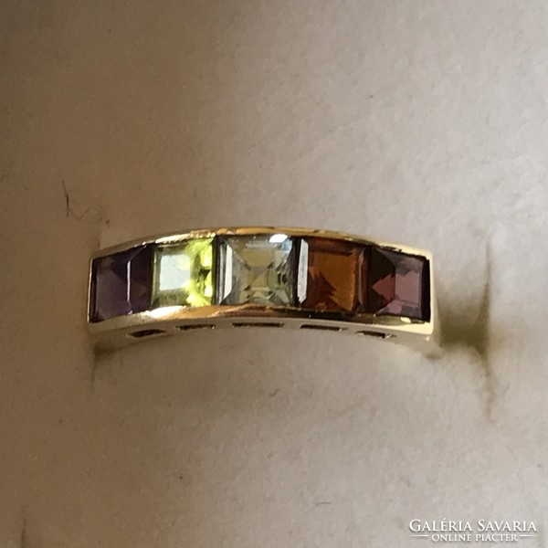 Yellow gold ring with semi-precious stones