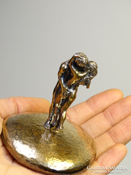 Kissing bronze sculpture miniature