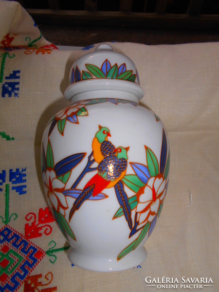 Fedeles porcelán váza, madarakkal