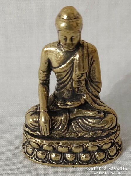 Miniatűr sárgaréz Buddha szobor