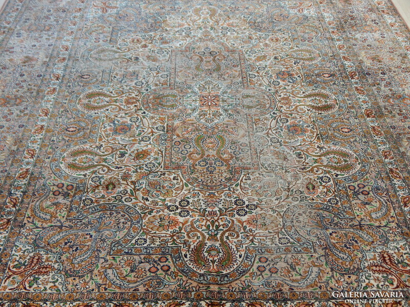 Valódi kashmír selyem 270x370 cm kézi csomózású perzsa szőnyeg.Nagy méretű!