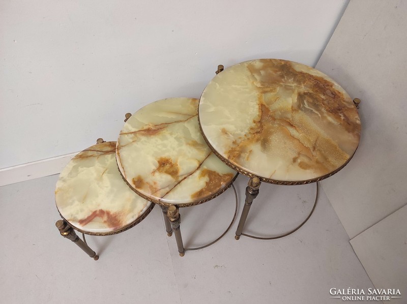 Antik 3 darab patinás réz lábú kör onix lapos összetolható kis asztal asztalsor 240 7063