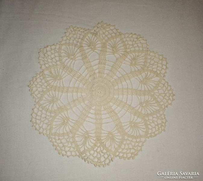 Handmade beige lace tablecloth dia. 16 Cm (18)