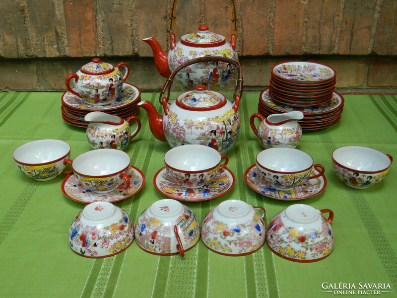 A beautifully decorated Japanese tea set