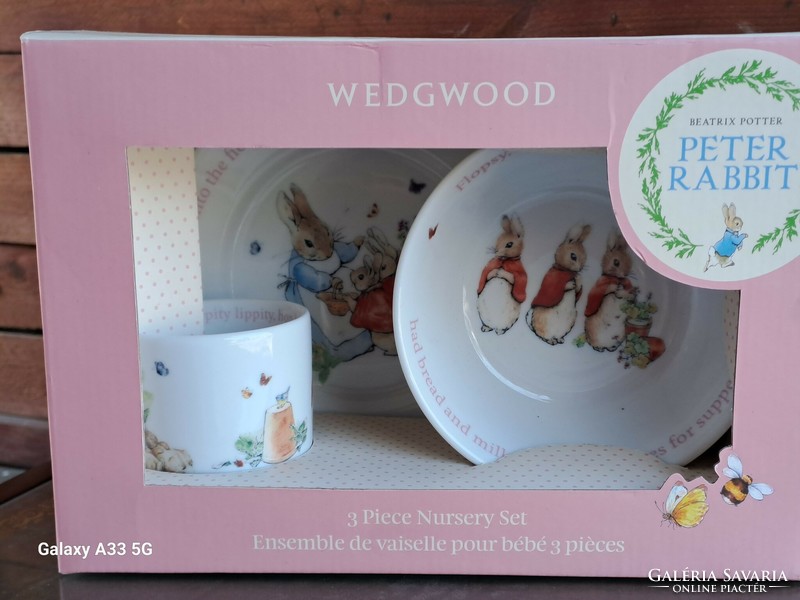 Wedgwood angol csontporcelán gyermek étkészlet díszdobozban  Peter Rabbit Beatrix Potter