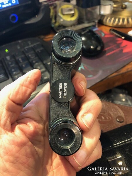Binoculars, in original case, in working condition, excellent for collectors. Gdr