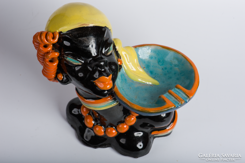 Art deco hoppy ceramic table decoration, bust tray