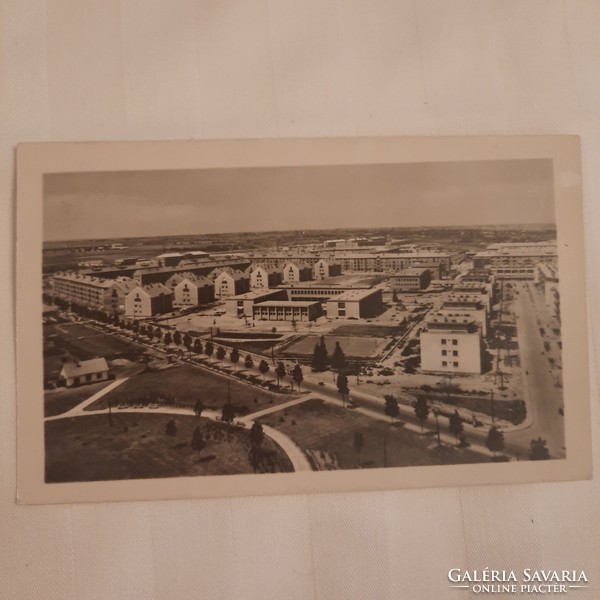 Képeslap az 1950-es évek Sztálinvárosáról (ma Dunaújváros)
