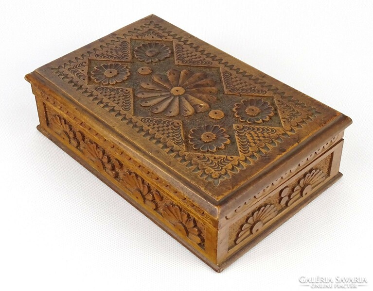 1M634 old carved wooden jewelry box