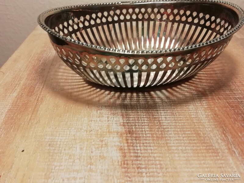 Keltum oval-shaped silver-plated basket, bowl