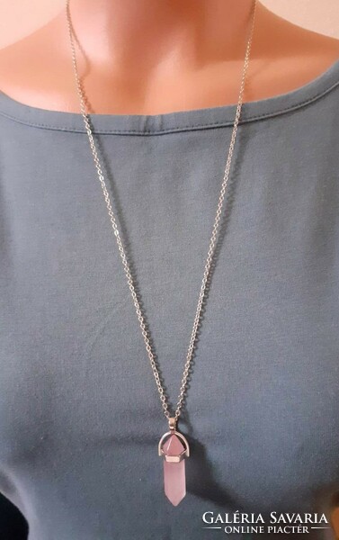 Silver necklace with rose quartz pendant