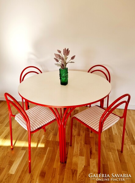 Mid-century Italian design dining set with Bauhaus lines