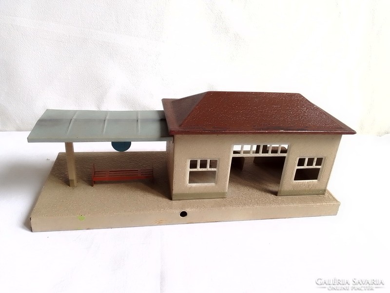 Antik régi Kibri vasút állomás épület váró büfé pad óra 0-ás vonat modell terepasztal lemezjáték