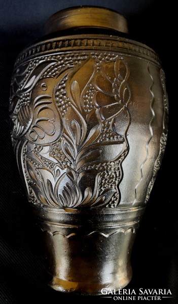 Dt/181 - Korund black earthenware vase