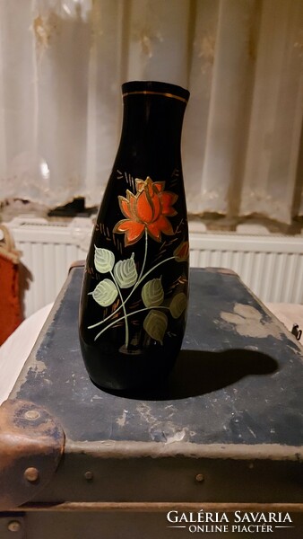 Kézzel festett üveg váza 18cm akciós