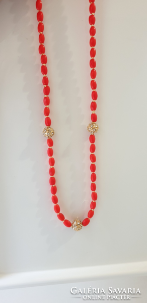 Special color red glass necklace