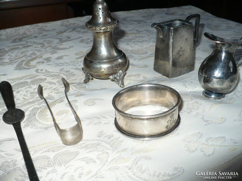 Vastagon ezüstözött asztali kellékek