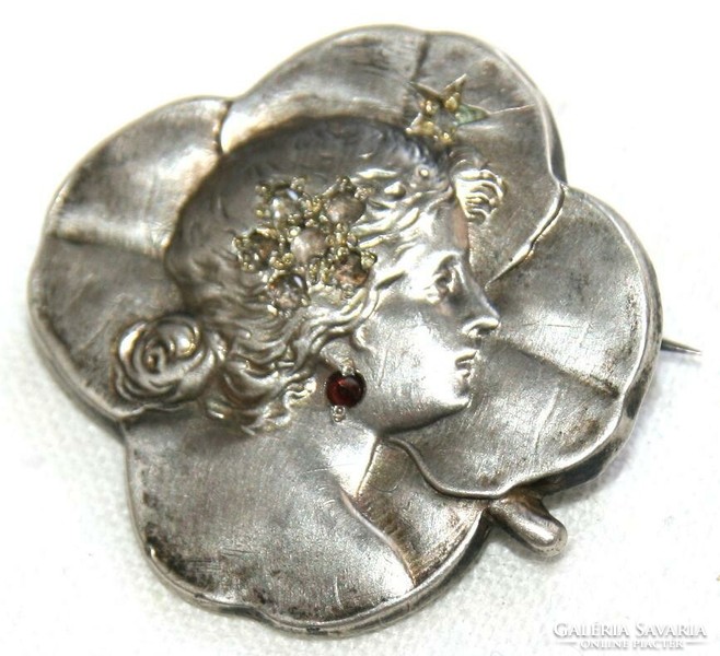 Antique silver Art Nouveau period brooch decorated with 7 diamonds and garnets, master-marked