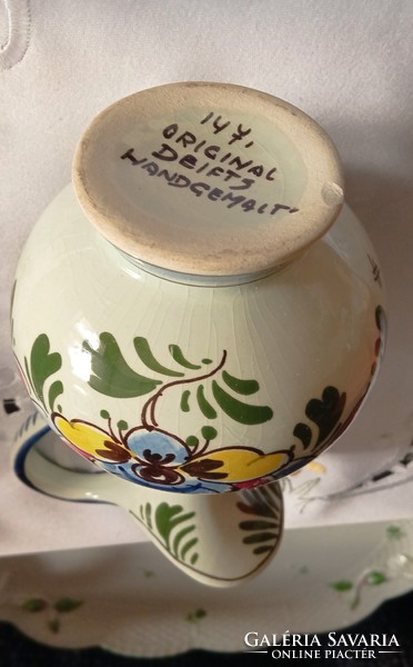 Hand painted spout