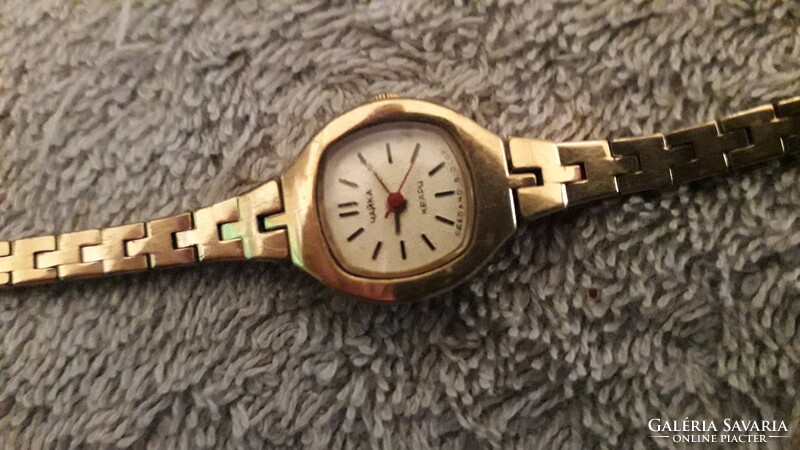 Very beautiful female cccp girl gold-plated quart quartz watch with untested box as shown in the pictures