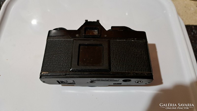 Mamiya ZE 35mm tükörreflexes fényképezőgép alkatrésznek.