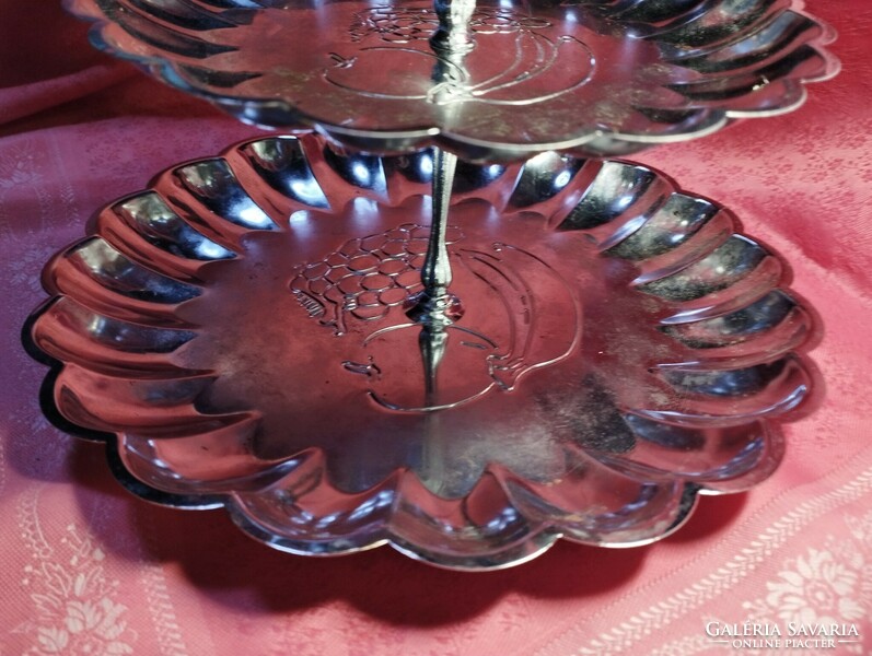 Tiered metal fruit bowl