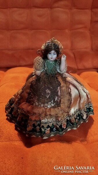 Miniature antique porcelain doll with glass eyes {j6}
