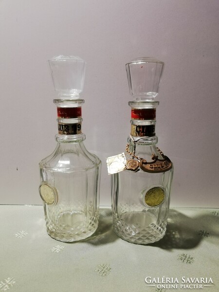 2 pcs. Club 99 whiskey glass bottle, 26 cm high including the glass stopper