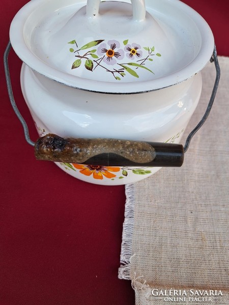 2 literes zománcos virágos ételes ételhordó zománcozott falusi paraszti dekoráció