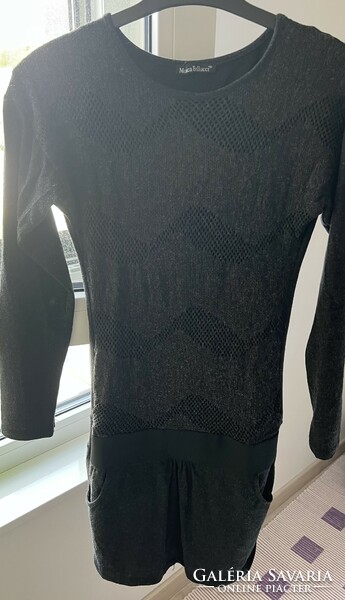 Monica Bellucci fekete-grafitszürke kötött sztrecs tunika, ruha