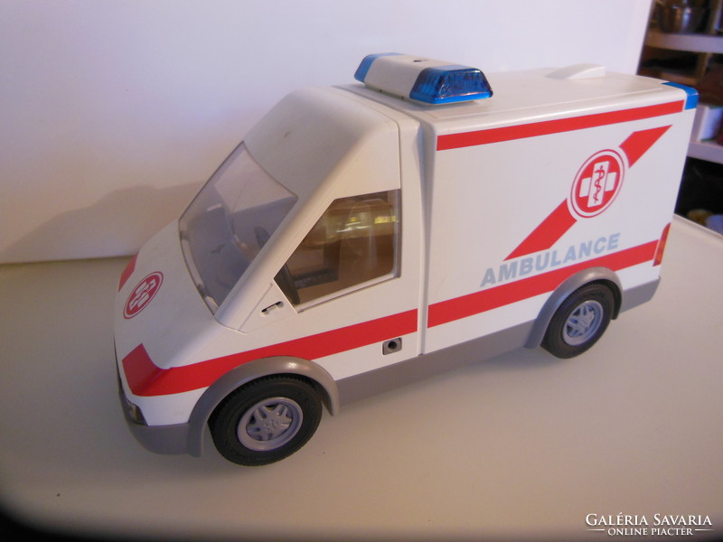 Playmobil - ambulance + stretcher - 26 x 14 x 10.5 cm - 14 x 5.5 x 4.5 cm - perfect
